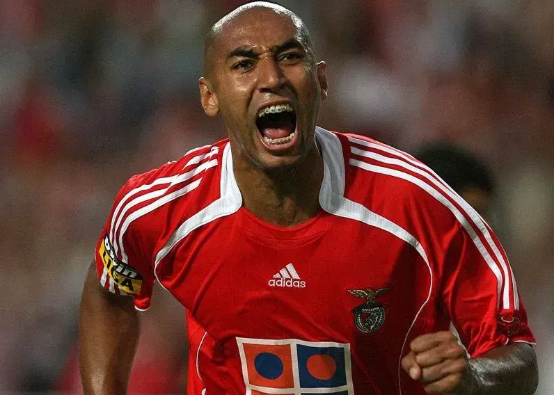 دیگر حق نداری پایت را در ورزشگاه بنفیکا بگذاری!