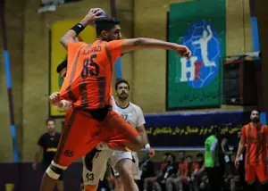 صعود مس به صدر، برد سپاهان در دربی