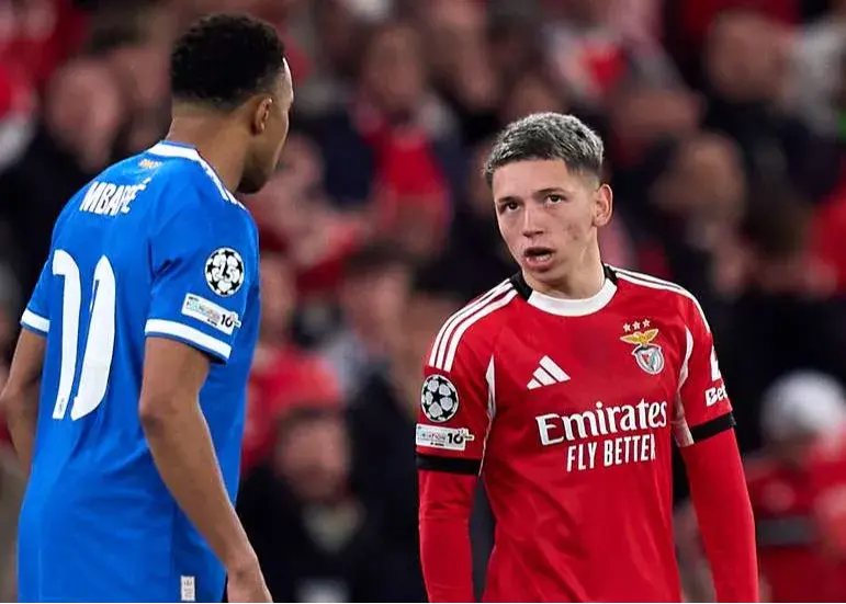 پرستیانی رئالیها را به چالش کشید!