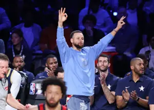 حذف رسمی استفن کری از لیست بهترین‌های سال