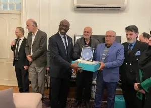 حضور حسن روشن در یک مکان غیرمنتظره (عکس)