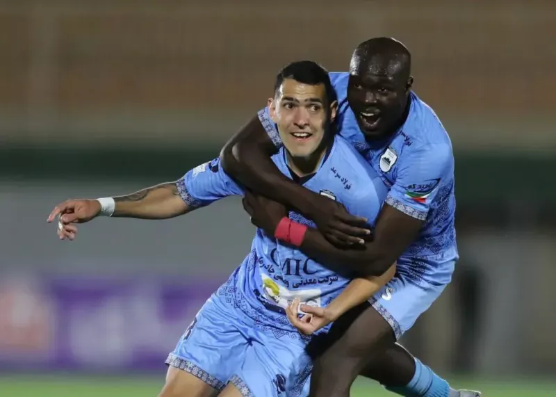 چادرملو ۵ - گل گهر ۱: شبِ یزد، صبحِ بدون صدرنشین!