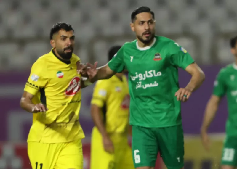 فجر 0 - شمس آذر 0: نیمه پر استرس و کم دقت