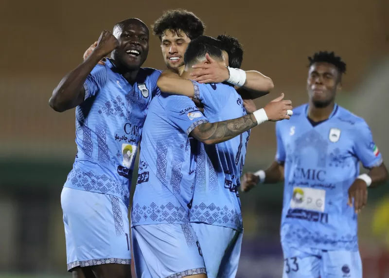 چادرملوییها کادوی تولد اخباری را دادند