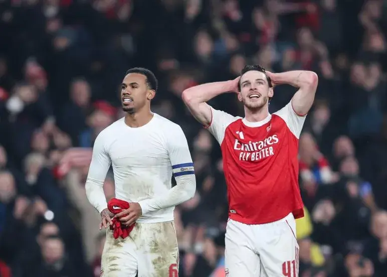 هراس از سناریوی تکراری: جلسه صریح در رختکن آرسنال