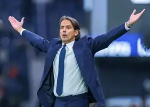 کلاسیکوی صحرا: فرمان بی‌رحمانه اینزاگی برای مهار بنزما