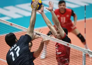 سه، هیچ: قهرمان ایران صدر را مصادره کرد!