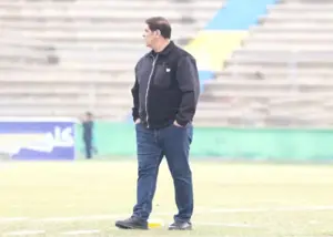 مهاجری به افتخار آریو دست زد! (عکس)