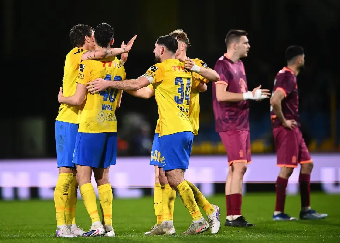 نمایش دیوانه‌وار صیادمنش تا ۲+۹۰