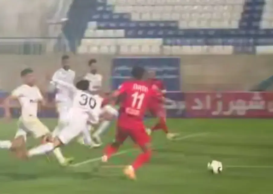 این صحنه صدرجدول لیگ را عوض کرد