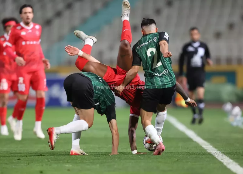 ندوترین پرسپولیس تاریخ با سه بدنساز!