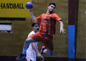 مس با توپ پر برگشت و به یک قدمی استقلال رسید