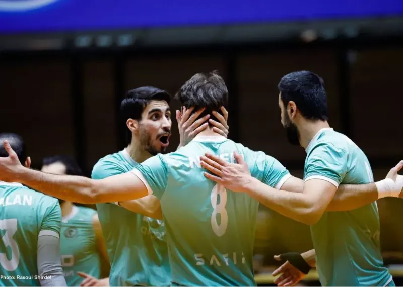 پرافتخارترین تیم ایران رسما مدعی قهرمانی شد  