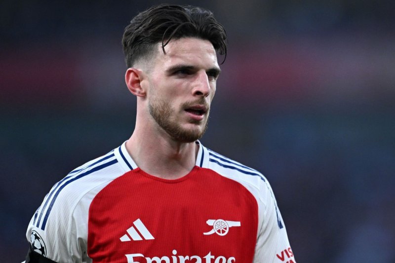 دکلان رایس مثل روی کین نیست، خونسرد باش پسر!