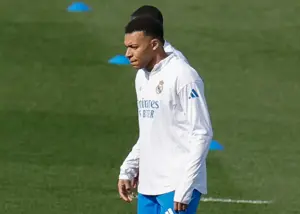 هشدار برای رئال مادرید: درد زانوی امباپه برگشت!