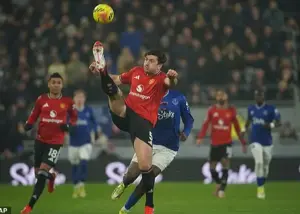 کلاف سردرگم هری مگوایر در دادگاه‌های یونان!