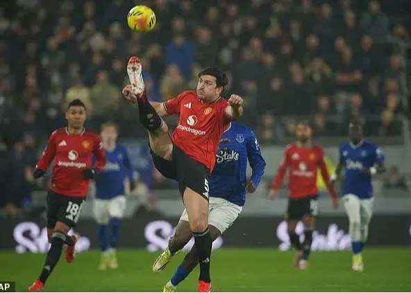 کلاف سردرگم هری مگوایر در دادگاه‌های یونان!