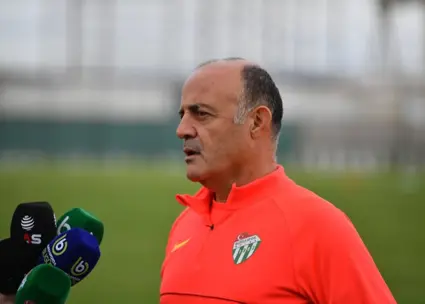 دستیار ترکیه‌ای سهراب امشب در تهران