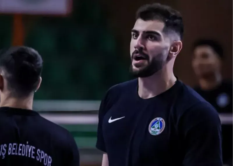 امین اسماعیل‌نژاد و احتمالا تجربه اولین سقوط زندگی 