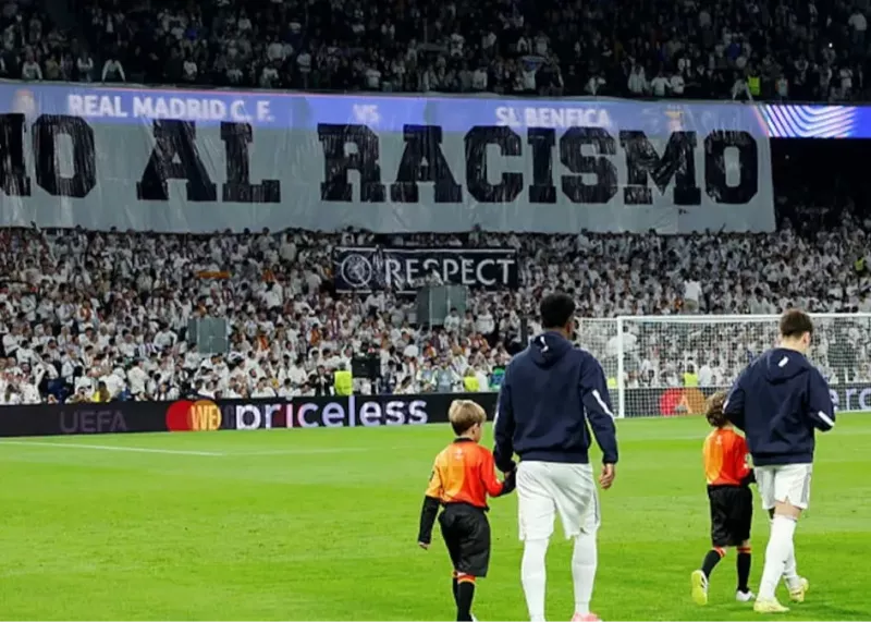 هوداران بنفیکا به وینیسیوس رحم نکردند!