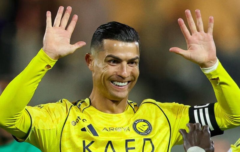 کریستیانو رونالدو عید را تبریک گفت (عکس)