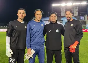 مربی و گلرهای فجر در آغوش غلامپور (عکس)