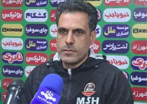 مربی شمس‌آذر: کفش و جوراب بازیکن ما پاره شد!