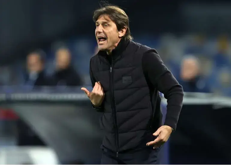 کونته عضلات بازیکنانش را نابود می‌کند!