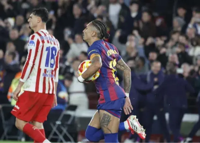 رافینیا: بارسا با غرور و سربلندی حذف شد