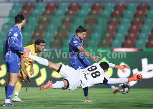 مشت‌های گره‌ کرده گلر استقلالی جلوی تیم سابق (عکس)