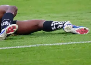 مصدومیت وحشتناک: پای ستاره اکوادور تا شد ( عکس)