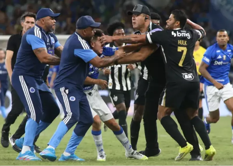 درگیری شدید: هالک با مشت و لگد در مرکز دعوا!