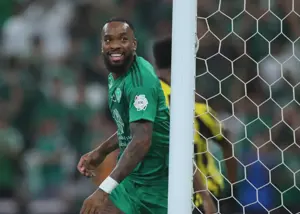 فرار تونی از محرومیت بخاطر شادی جنجالی