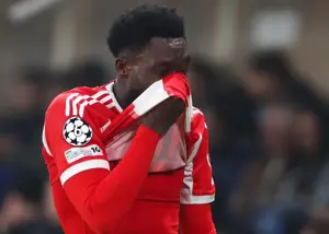 آلفونسو دیویس با گریه زمین را ترک کرد