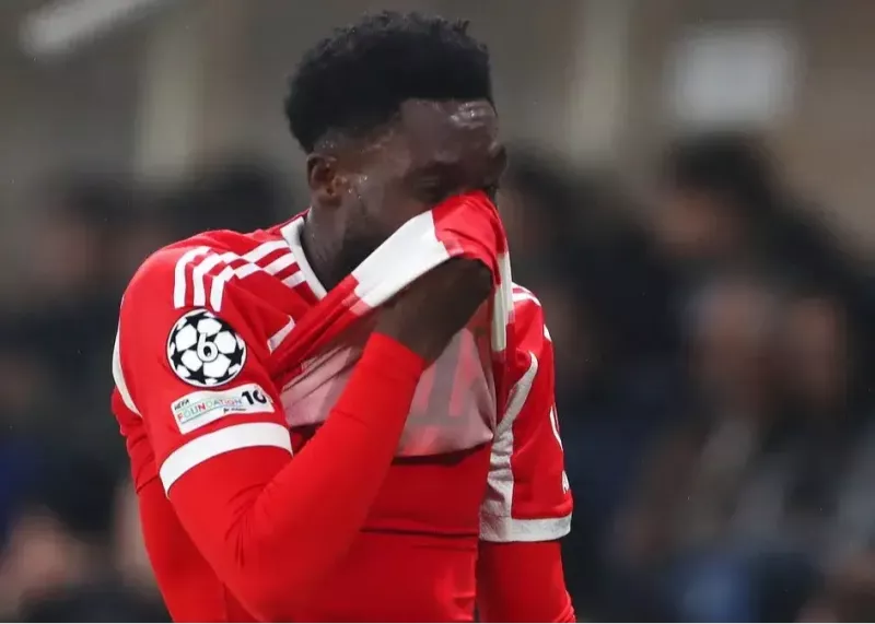 آلفونسو دیویس با گریه زمین را ترک کرد