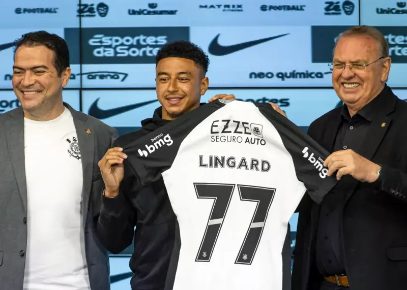 لینگارد در محله‌های فقیرنشین برزیل! (عکس)