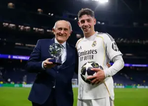 58 سال بعد: والورده پیری شده بود!