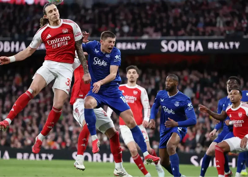 دفع توپ باورنکردنی: ستاره آرسنال عقرب شد!