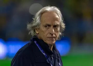 ژسوس: ناراحتم، آماده‌ایم و لیگ دارد تعطیل می‌شود