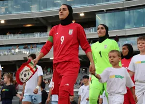 کاپیتان تیم زنان از پناهندگی انصراف داد