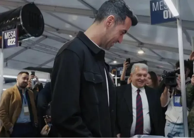 عکس لاپورتا با بوسکتس و بونماتی جنجالی شد