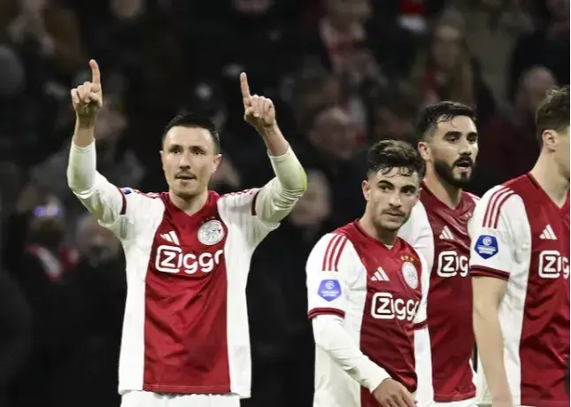 زلزله مربی اسپانیایی در آمستردام!