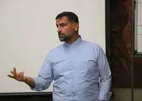 هرمزی: ابراهیم تهامی را فراموش نکنیم                                         