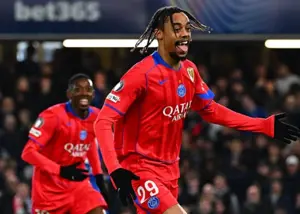 برای صعود پاریس ۱۵ دقیقه کافی بود