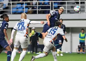 انفجار در ورزشگاه بست‌دنکی با گل تماشایی زاهدی