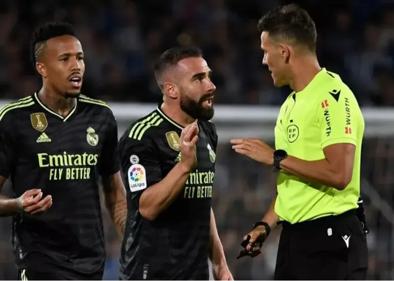 به بازیکن رئال کارت ندادم، یک ماه زندانی شدم!