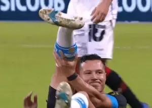 مصدومیت وحشتناک: پای ستاره برزیلی تا شد!