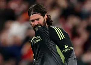 ضربه سخت به لیورپول: آلیسون دوباره مصدوم شد