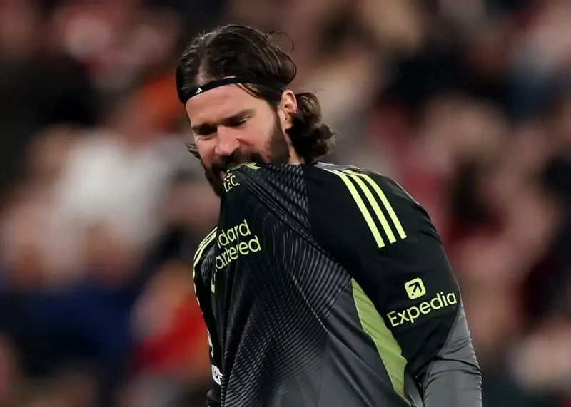 ضربه سخت به لیورپول: آلیسون دوباره مصدوم شد