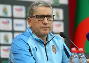 اخراج سرمربی پرسپولیس در الجزایر